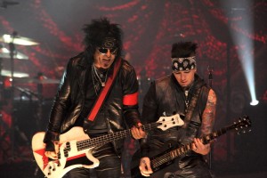 Sixx A.M. - Relief